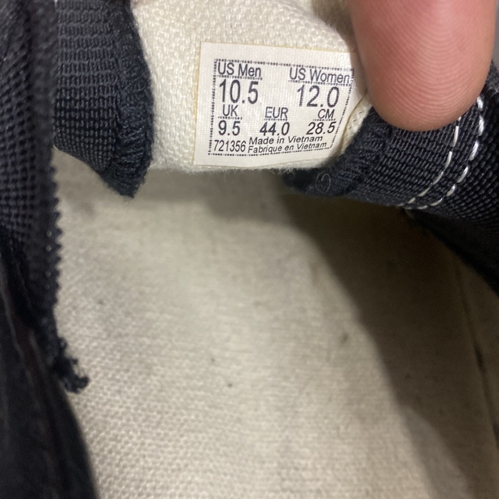 Vans Slip Ons - image 4